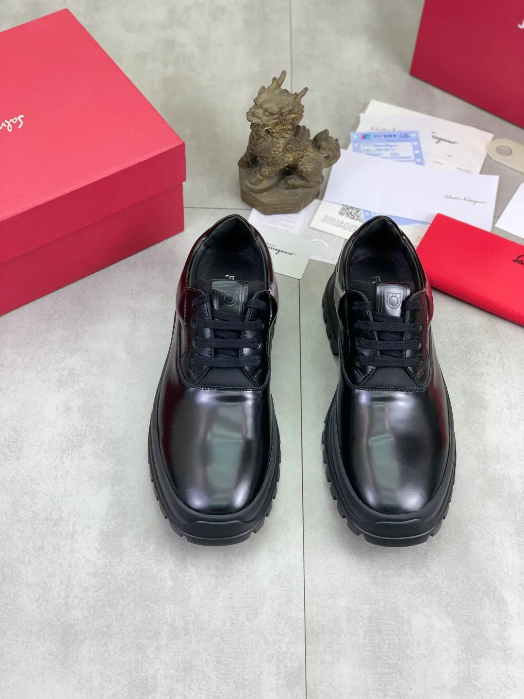 Men's men's shoes💰P640💰【New style】High quality water-dyed cowhide 🆘【Salvatore Ferragamo】Ferragamo's latest casual business leather shoes for men! Listed simultaneously! The fabric is made of specially imported original calfskin, and the interior is made of imported water-dyed cowhide. It is absolutely luxurious and leads the fashion trend. High-end foam outsole, matching sizes: 38-44 (45 and 46 can be customized) 4️⃣ colors available